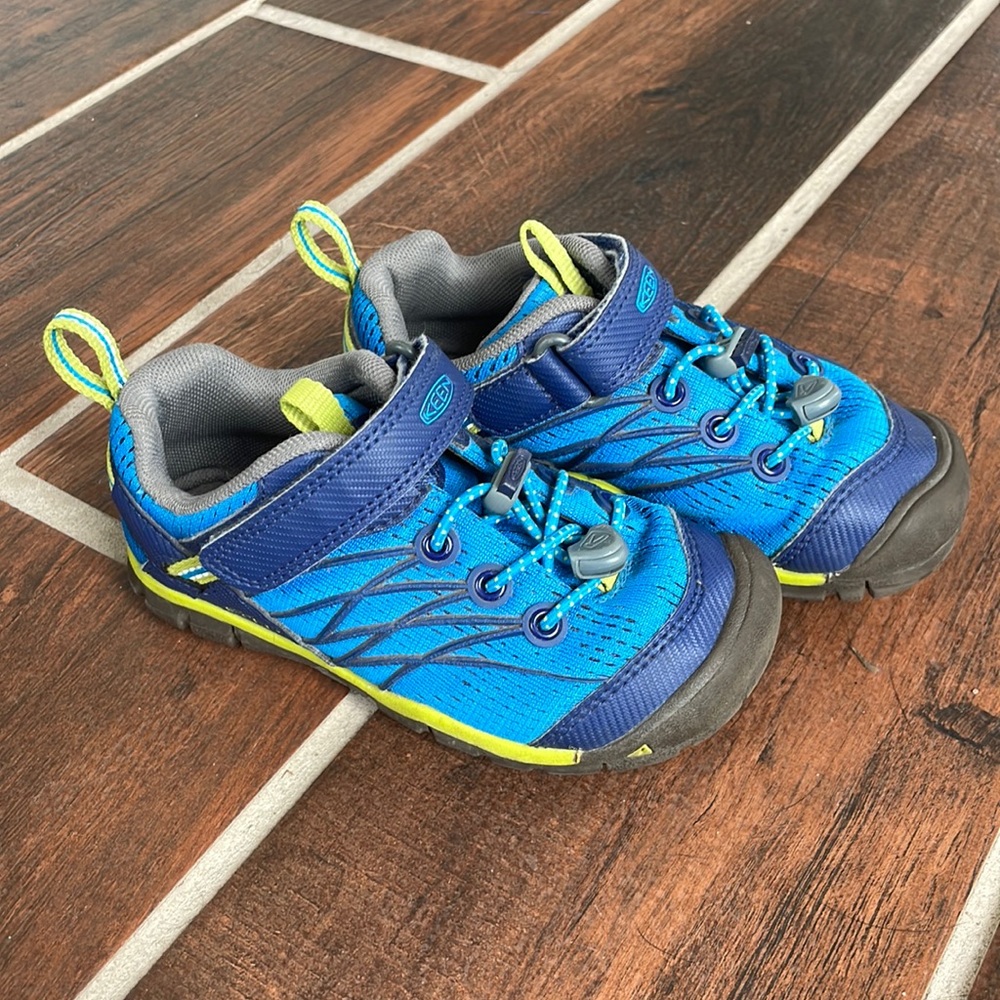 Keen Chandler CNX sneakers, size 10, Brilliant Blue/Blue Depths